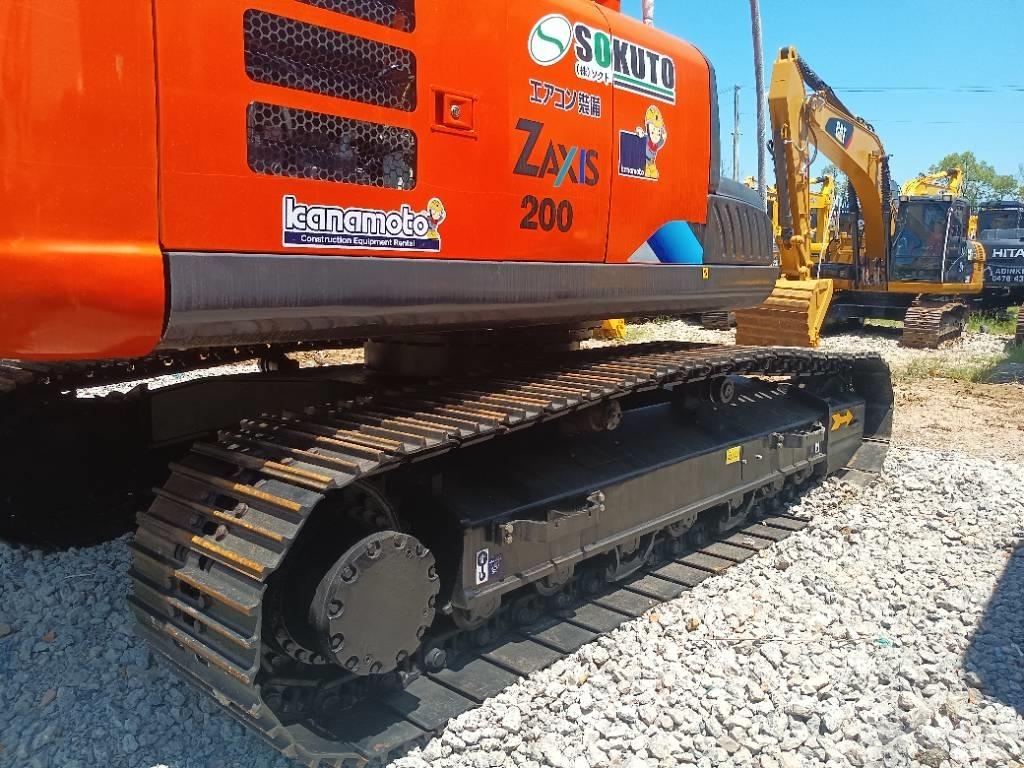 Hitachi ZX 200 中型挖掘机