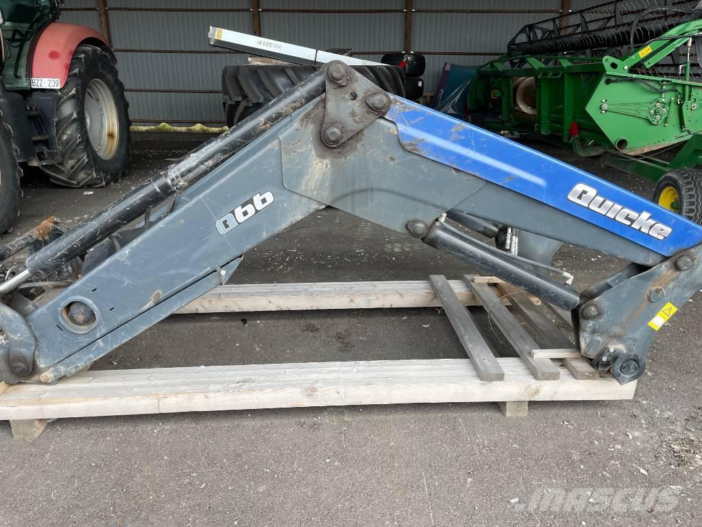 Quicke Q66 前装载和挖掘机