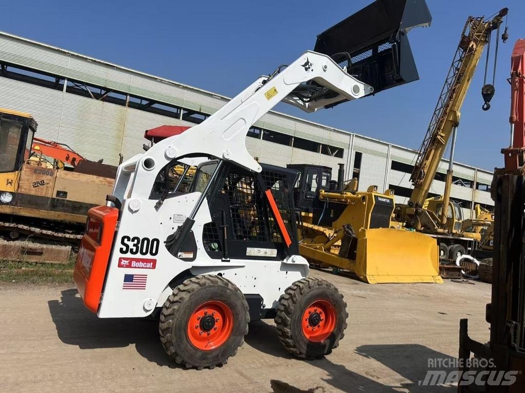 Bobcat S 300 滑移装载机