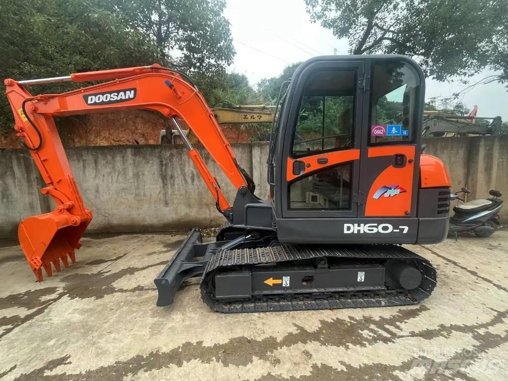 Doosan DH 60-7 小型挖掘机