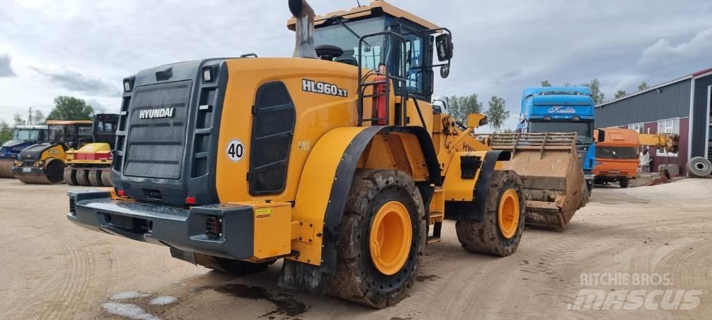 Hyundai HL 960 轮式装载机
