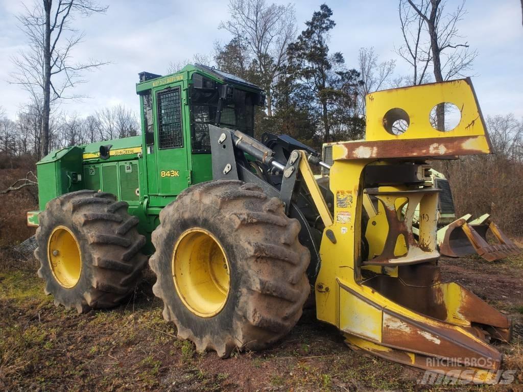John Deere 843 K 伐木机