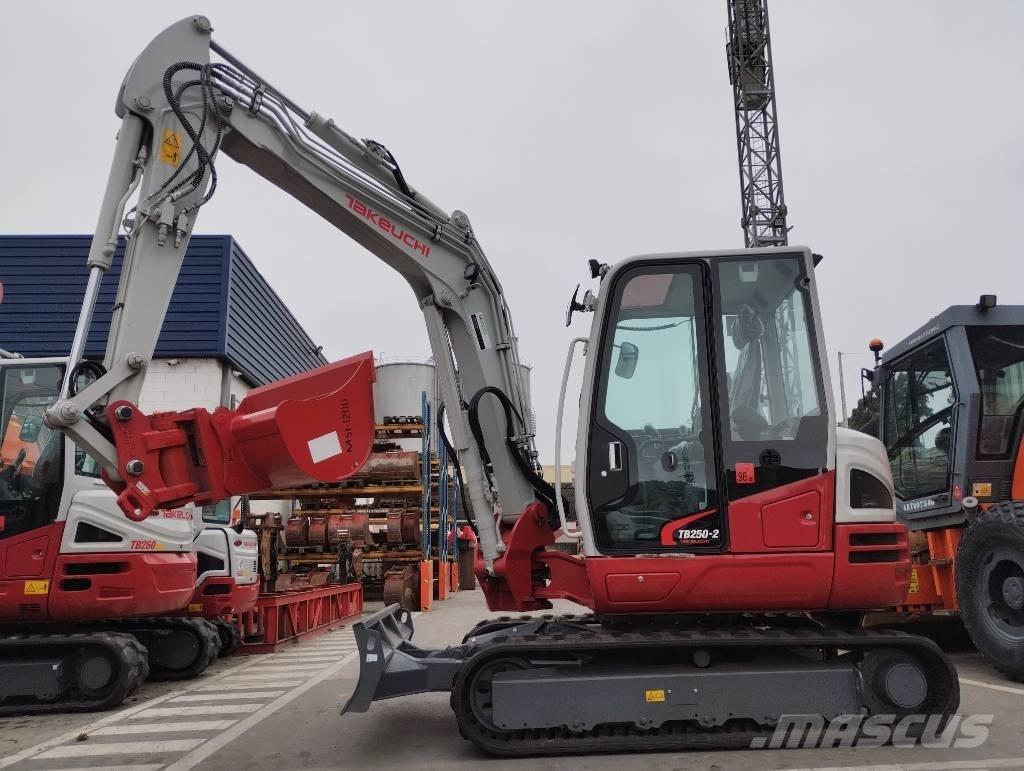 Takeuchi TB 250 2 小型挖掘机