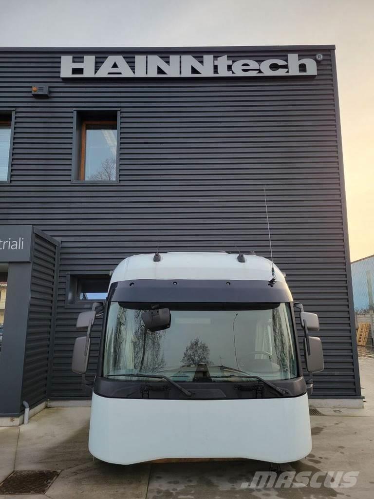 Renault T model 驾驶室与内部