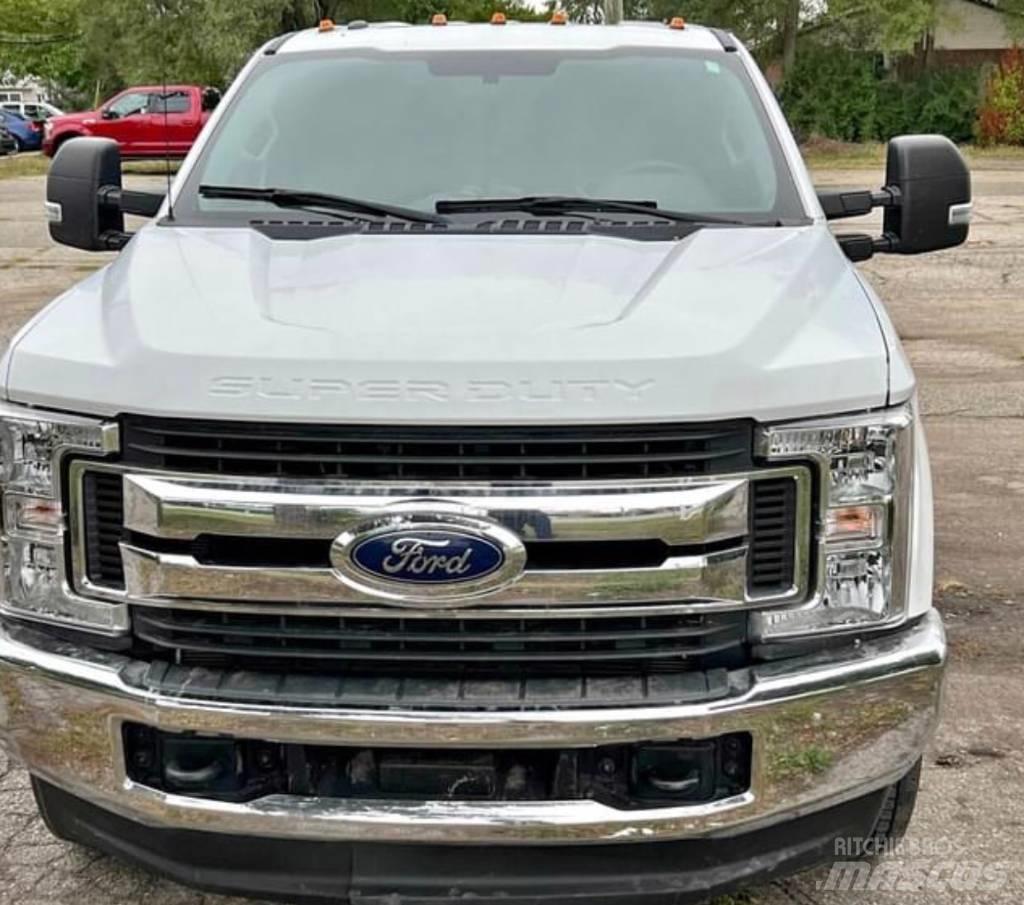 Ford F 350 XLT 其他货车