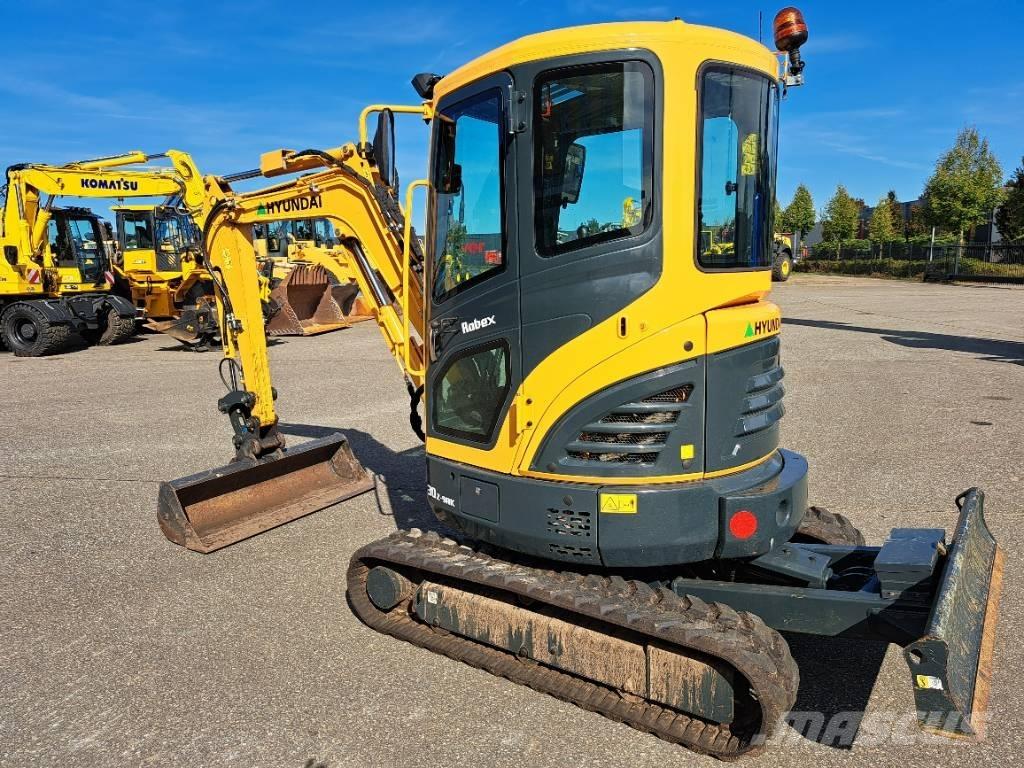 Hyundai R30 Z-9AK 小型挖掘机