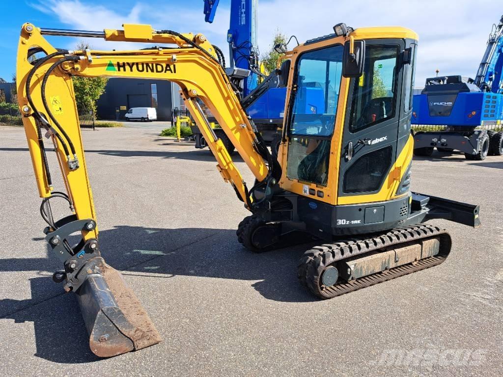 Hyundai R30 Z-9AK 小型挖掘机