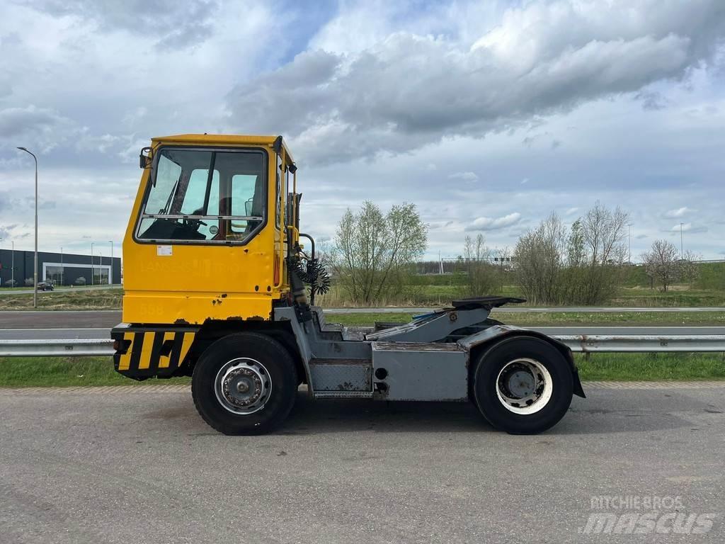 Terberg YT220 牵引车