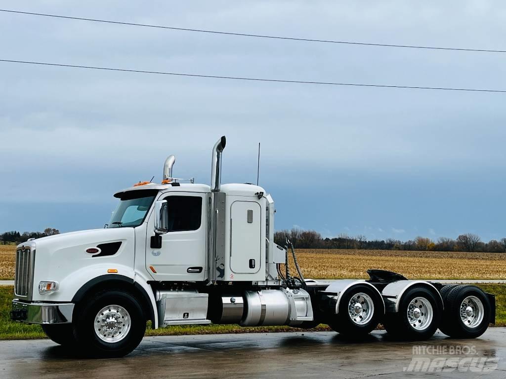 Peterbilt 567 牵引车