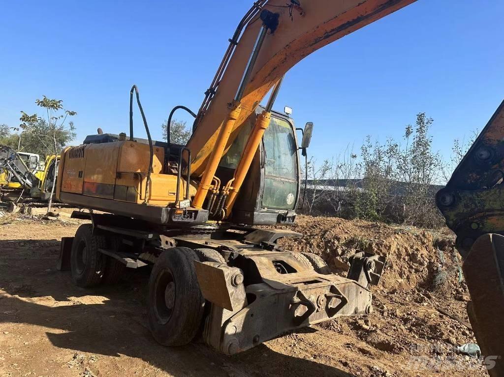 Hyundai R210W-9 轮式挖掘机