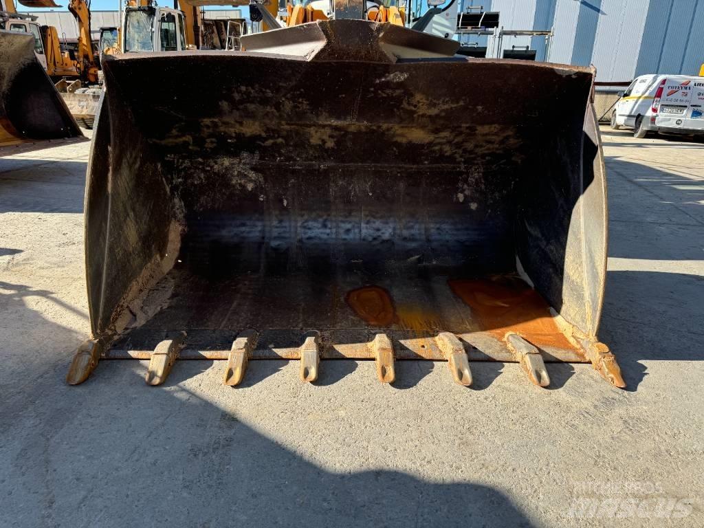Liebherr L 576 轮式装载机