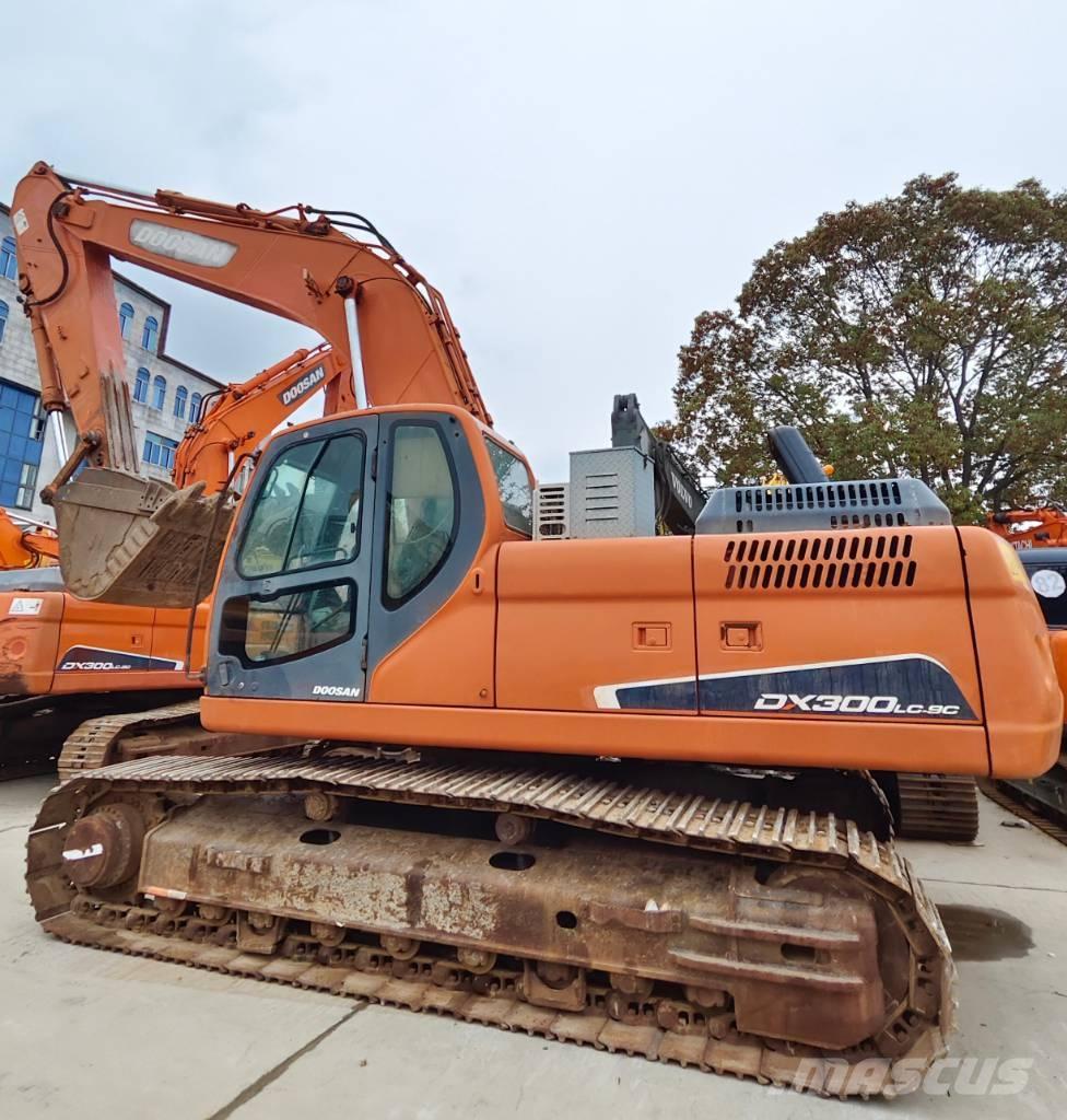 Doosan DX 300 LC 履带挖掘机