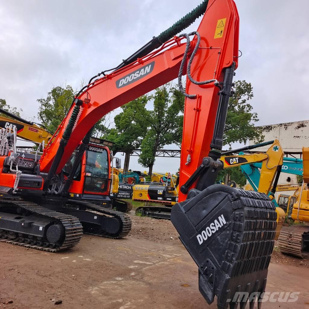 Doosan DX 300LC-9C 履带挖掘机