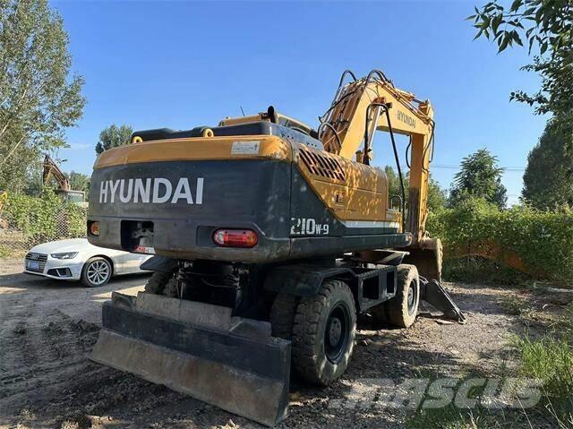 Hyundai 210W 履带挖掘机