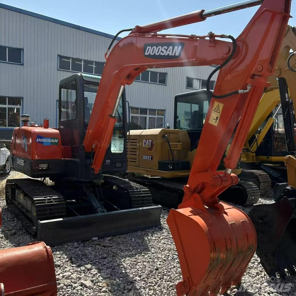 Doosan 55 履带挖掘机