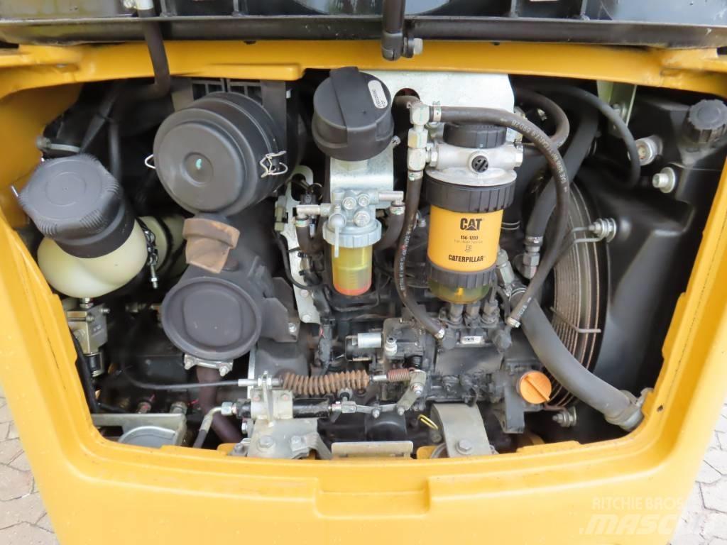 CAT 301.7 D 小型挖掘机