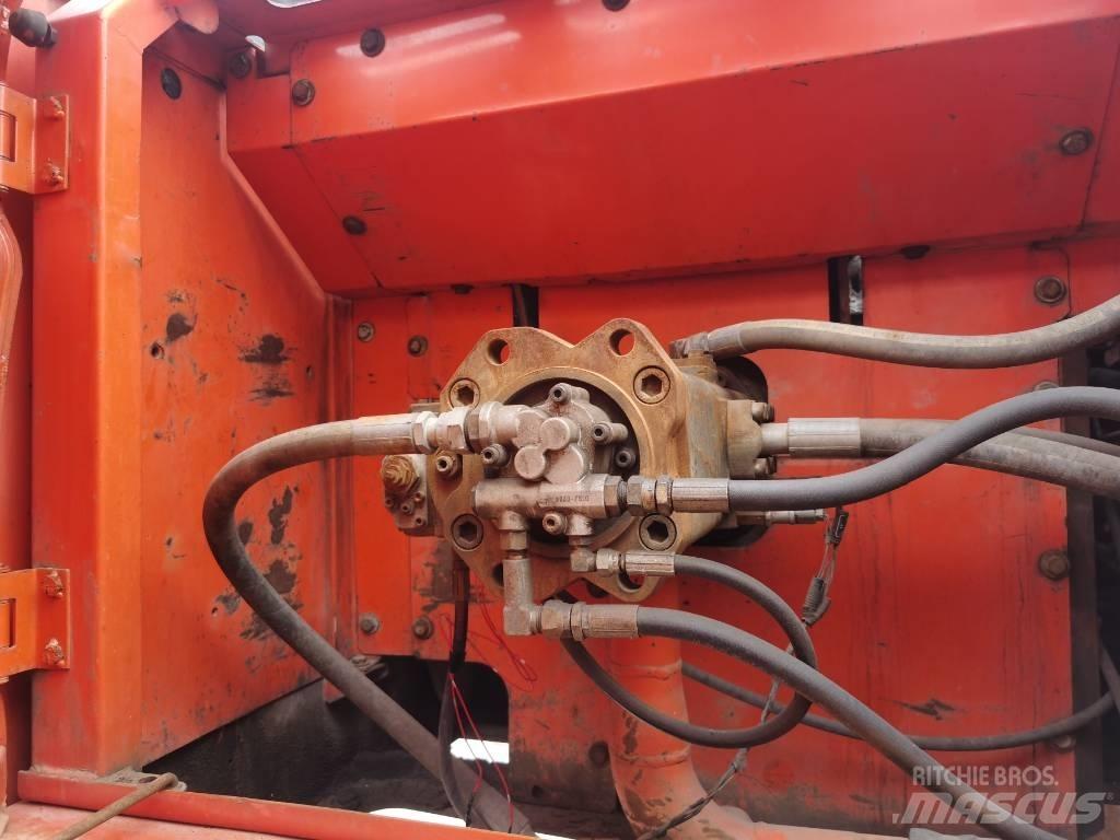 Doosan DX 300 LC 履带挖掘机
