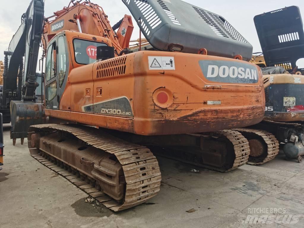 Doosan DX 300 LC 履带挖掘机