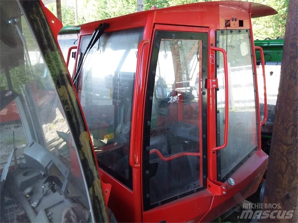 Komatsu 895 驾驶室与内部
