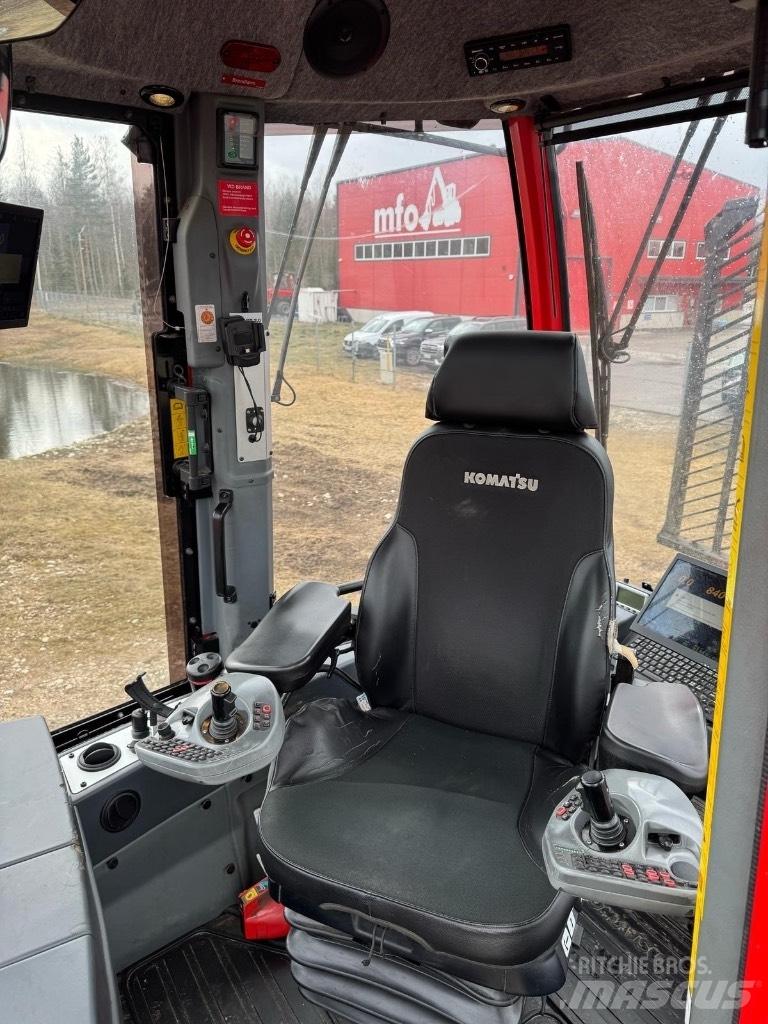 Komatsu 855 集运机