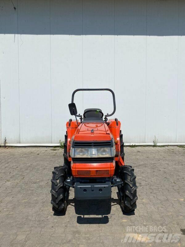 Kubota GL 221 小型拖拉机