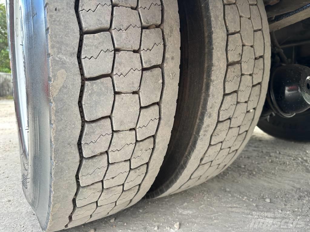 Ford F 750 XL SD 起重车