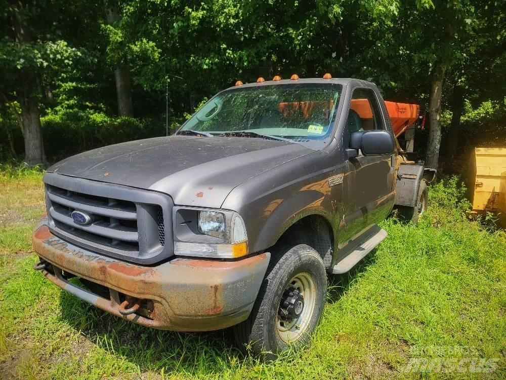 Ford F 350 厢式货车