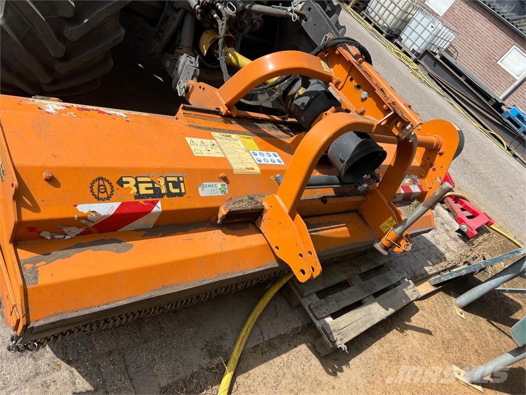 Berti Dual 280 长草、修正和环绕割草机