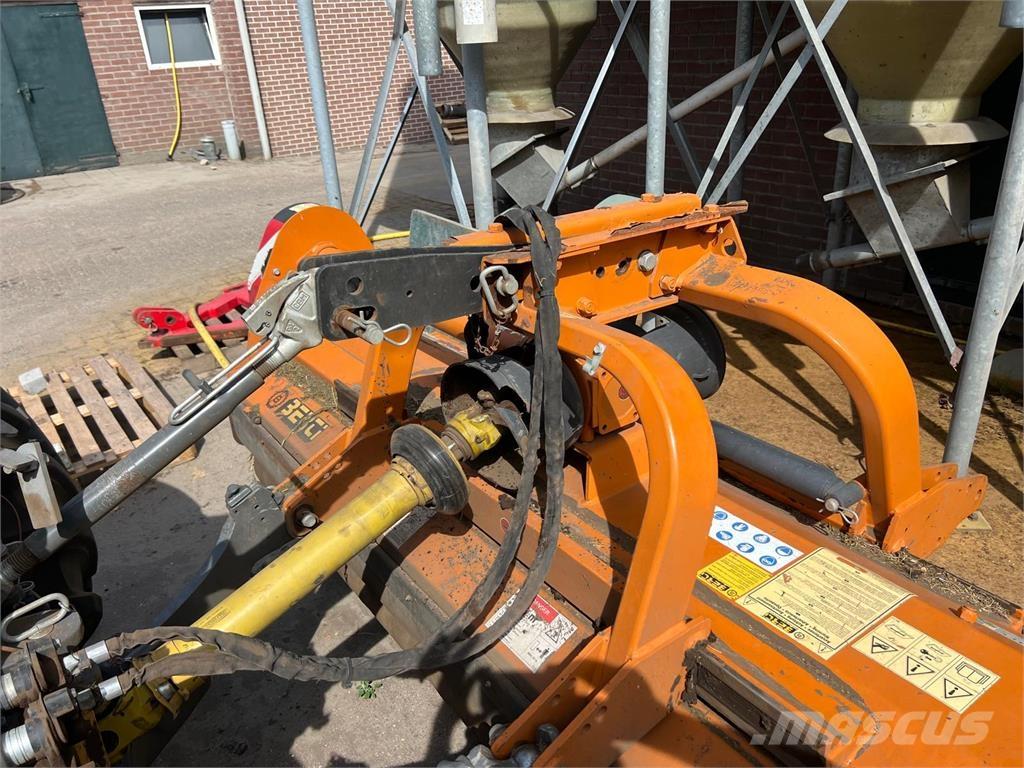 Berti Dual 280 长草、修正和环绕割草机