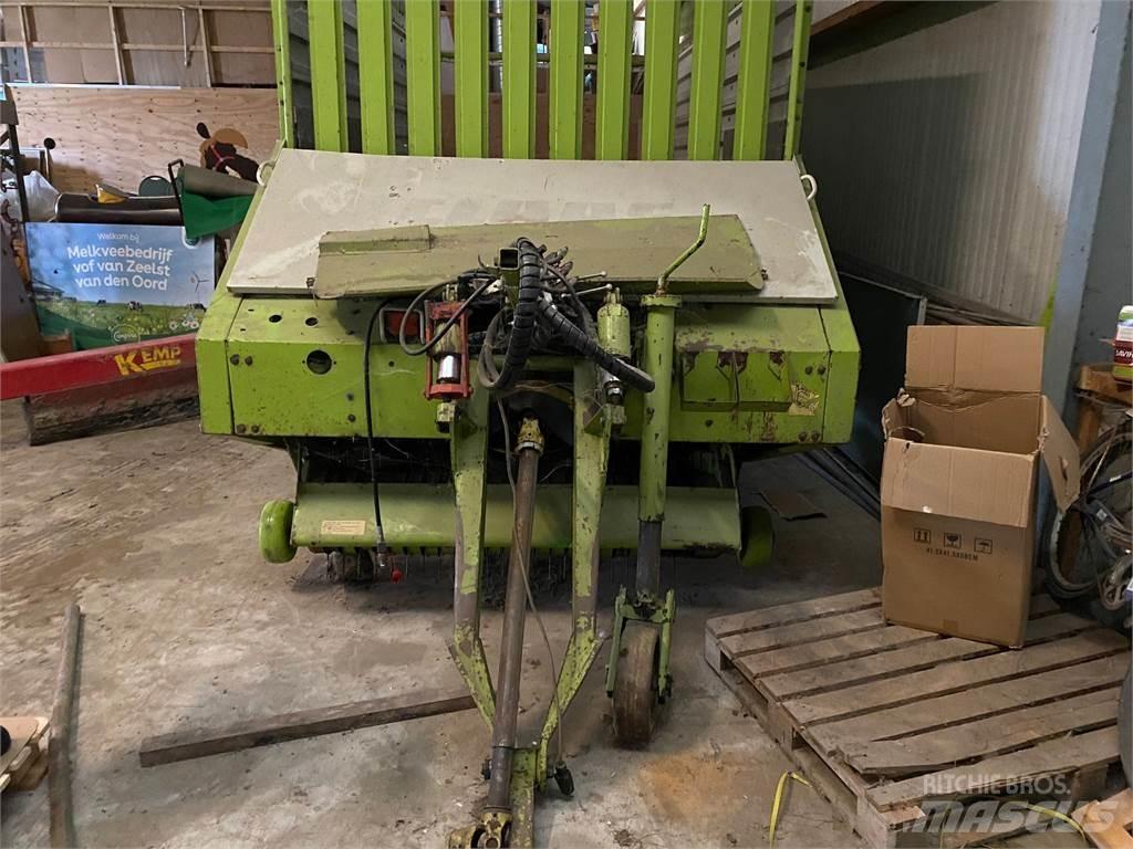 CLAAS Sprint 335 P 自动装载拖车