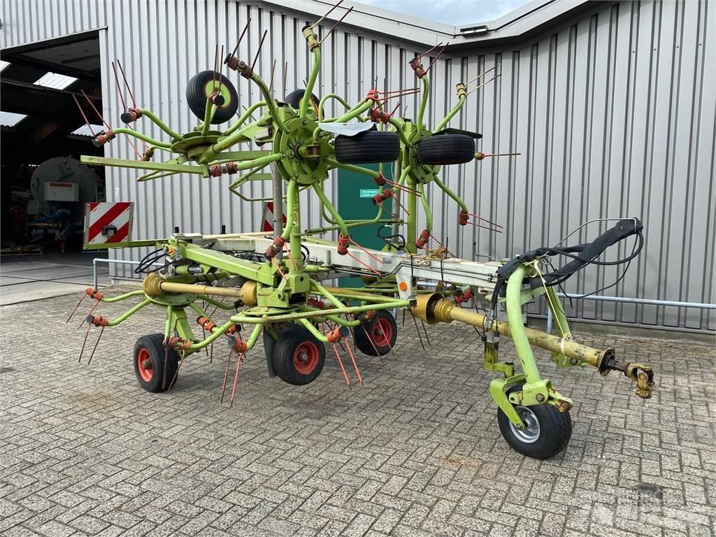 CLAAS volto 1050T 犁耙和摊草机
