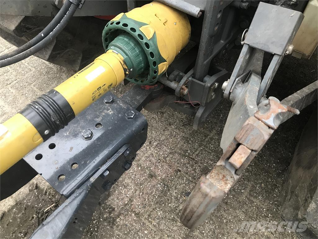 Fendt 411 Com2 拖拉机/农用车