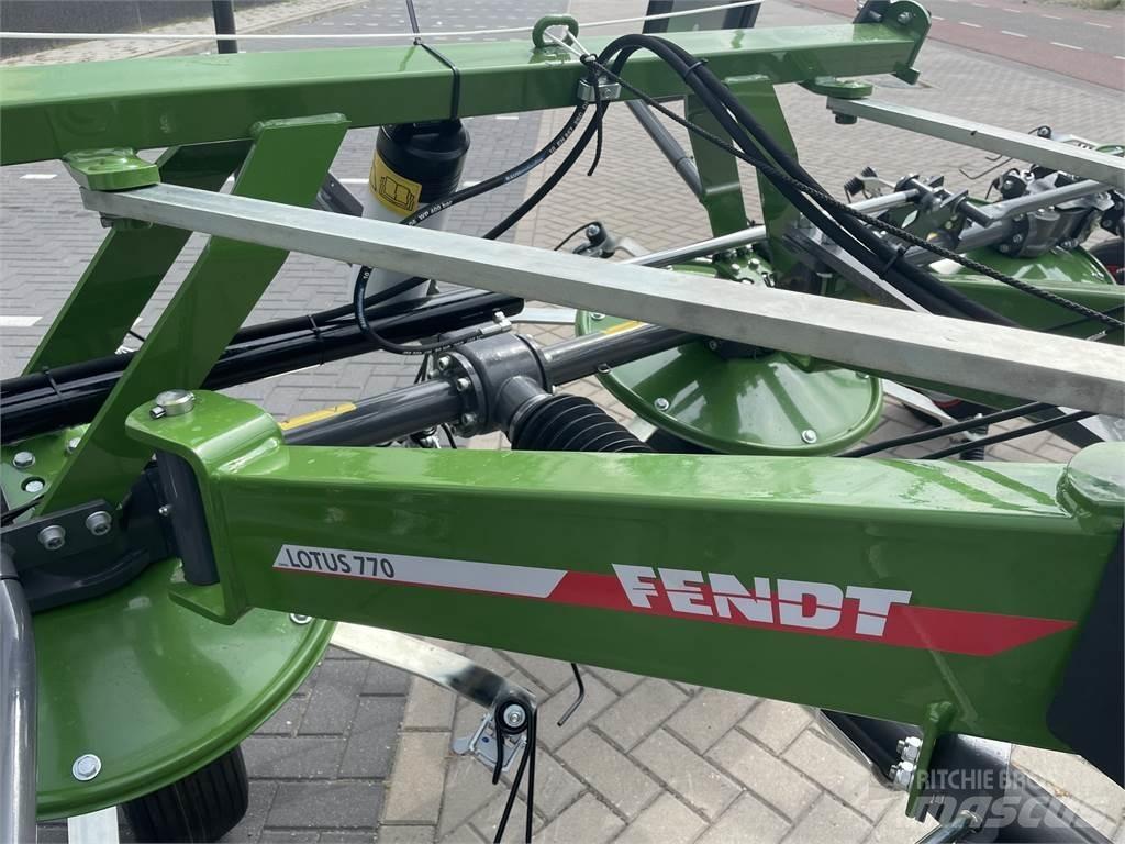 Fendt Lotus 770 犁耙和摊草机