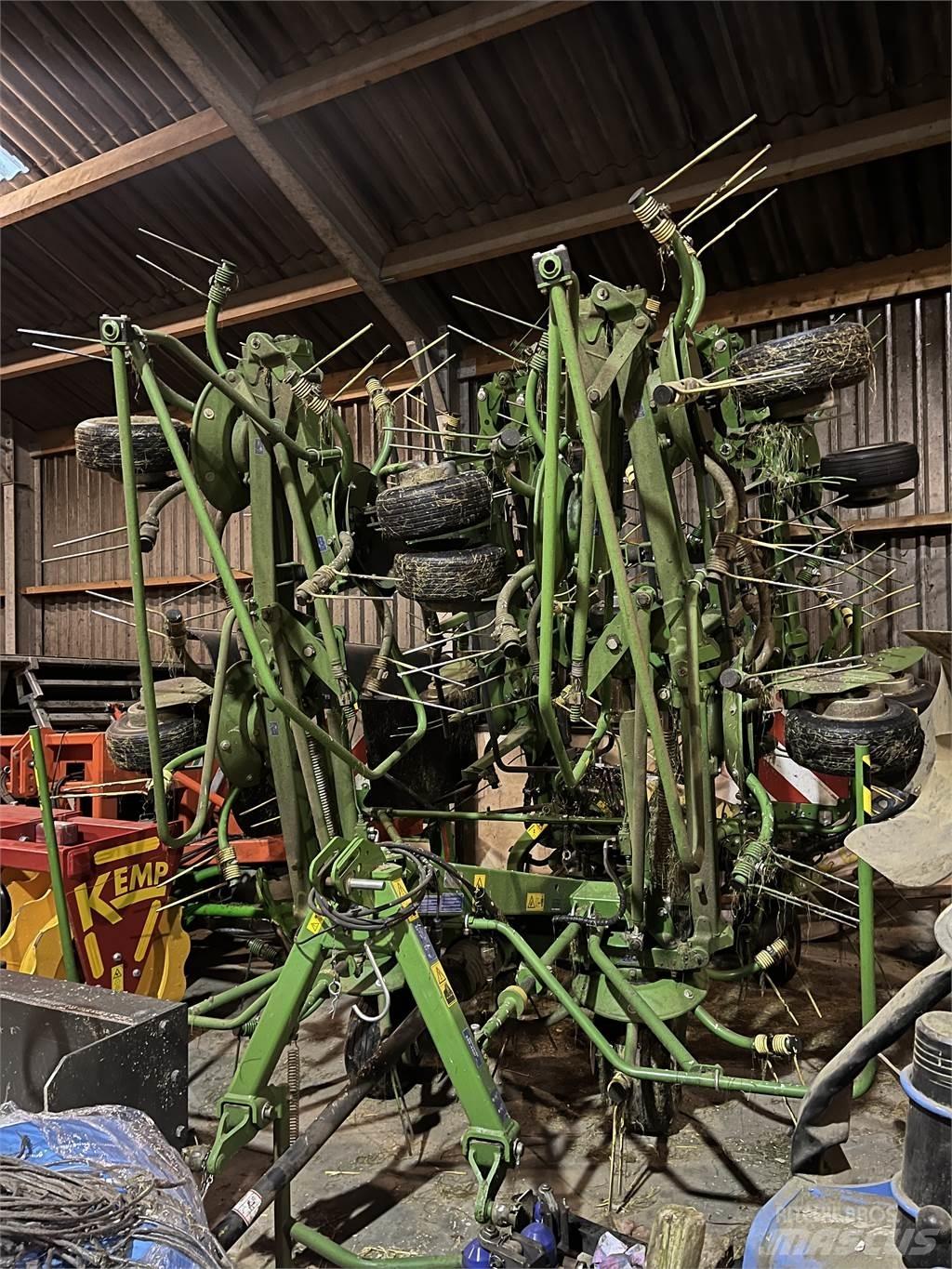 Krone KW 8.82 犁耙和摊草机
