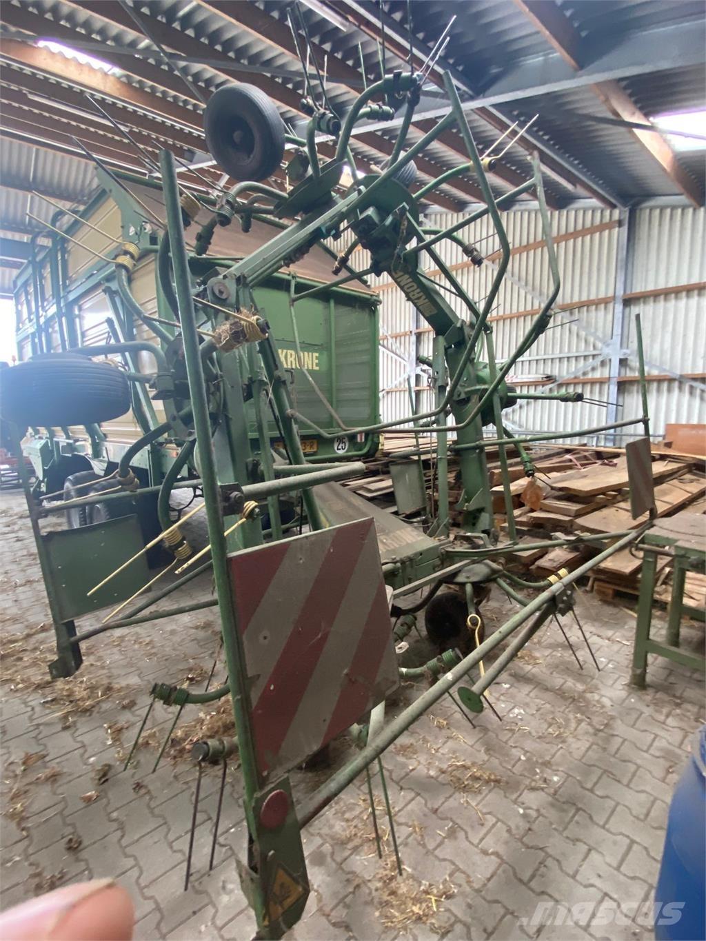 Krone KW7.70/6x7 犁耙和摊草机