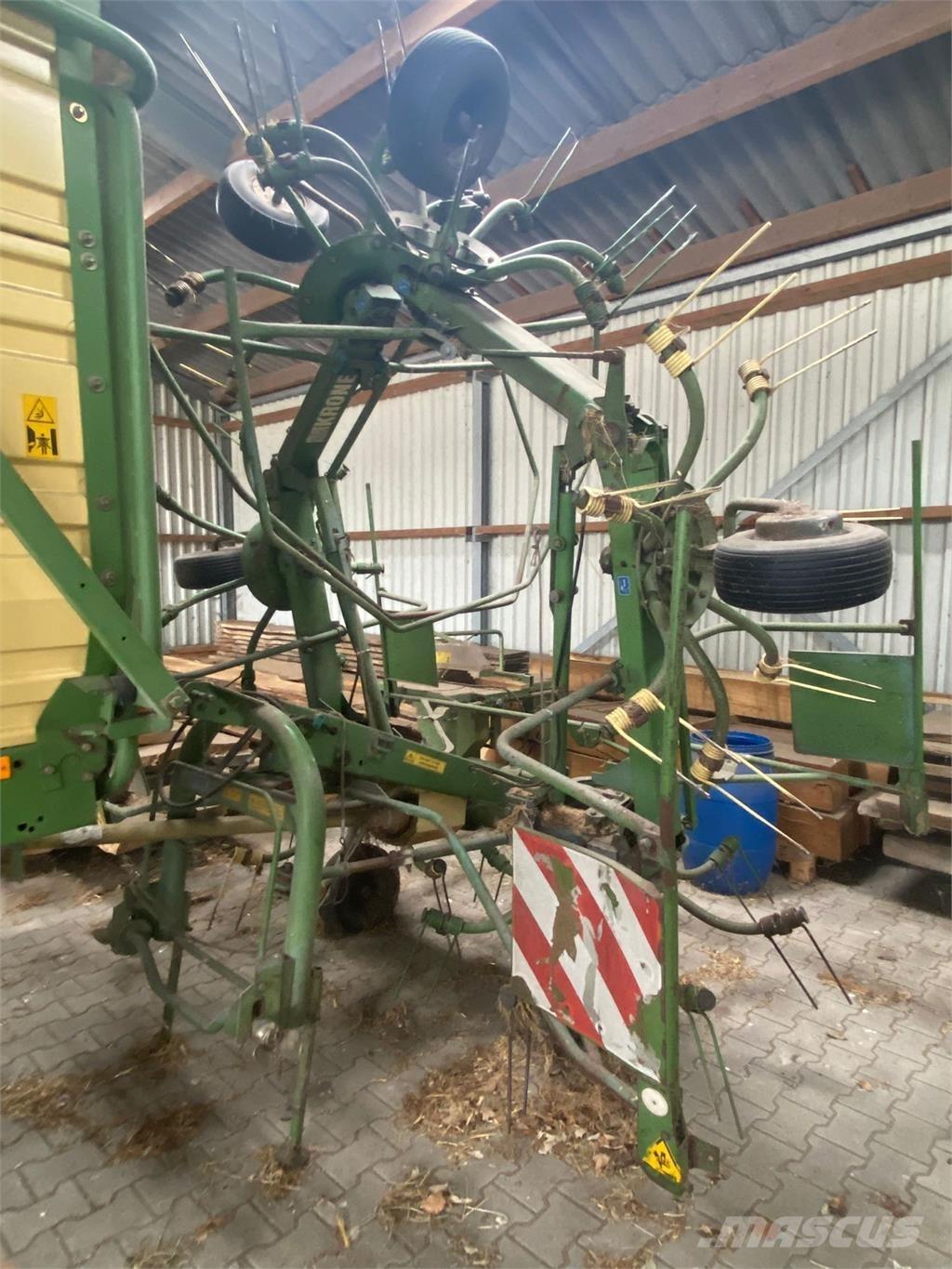 Krone KW7.70/6x7 犁耙和摊草机