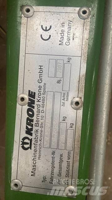 Krone KWT 15.02/14 犁耙和摊草机