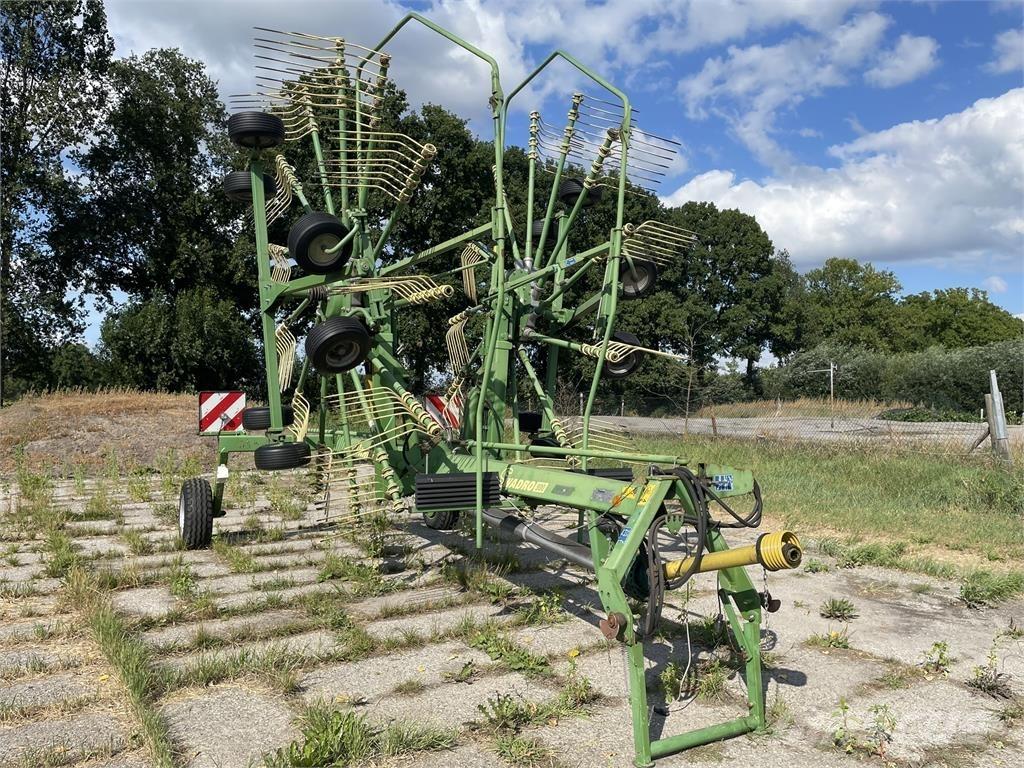 Krone Swadro 900 犁耙和摊草机