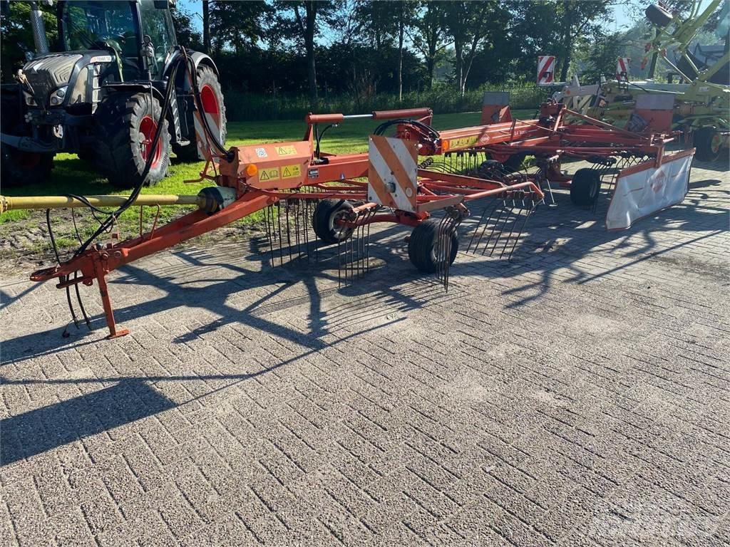 Kuhn GA 6000 犁耙和摊草机