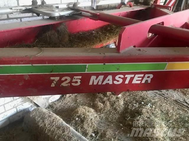 Lely Hibiscus 725 犁耙和摊草机