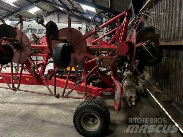 Lely Lotus 1020 犁耙和摊草机