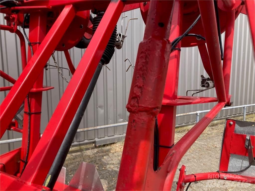 Lely Lotus 1020 犁耙和摊草机