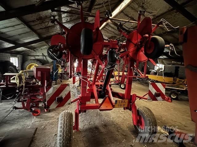 Lely Lotus 1020 犁耙和摊草机