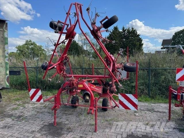 Lely Lotus 675 犁耙和摊草机
