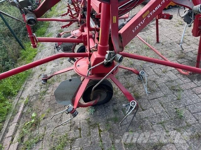 Lely Lotus 675 犁耙和摊草机