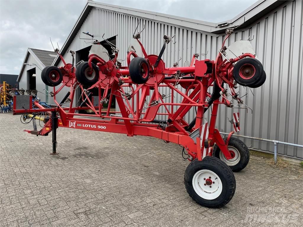 Lely Lotus 900 犁耙和摊草机
