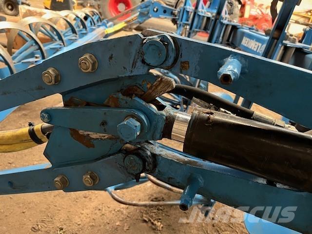 Lemken Juwel 8 V 传统犁