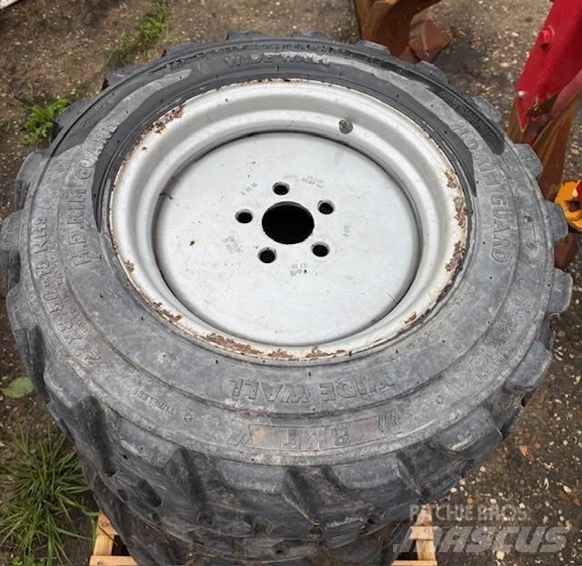  Set BKT 27x8.50-15 轮胎、车轮、轮圈