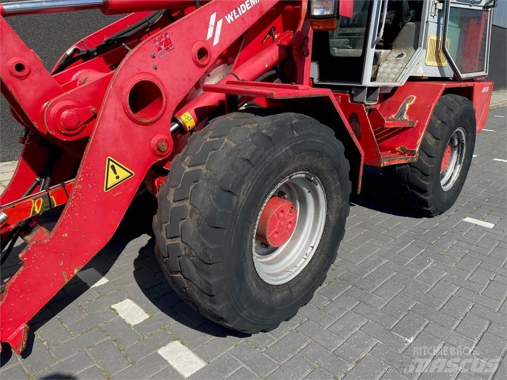 Weidemann 4204 D/P 前装载和挖掘机