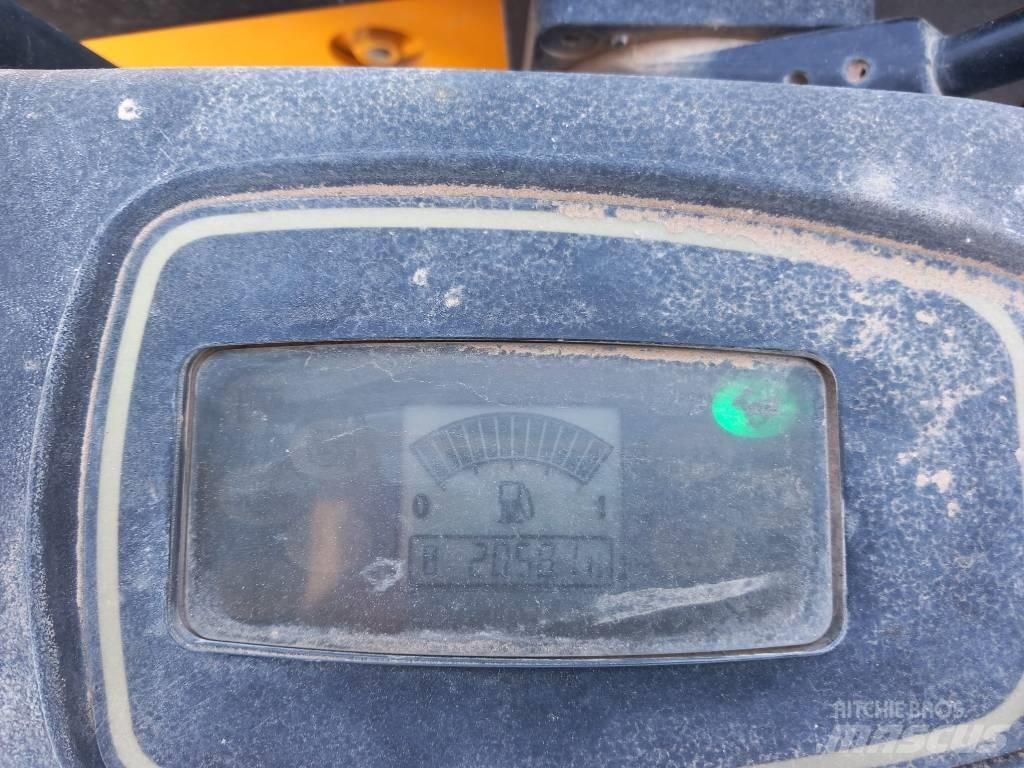 JCB 8030 ZTS 小型挖掘机